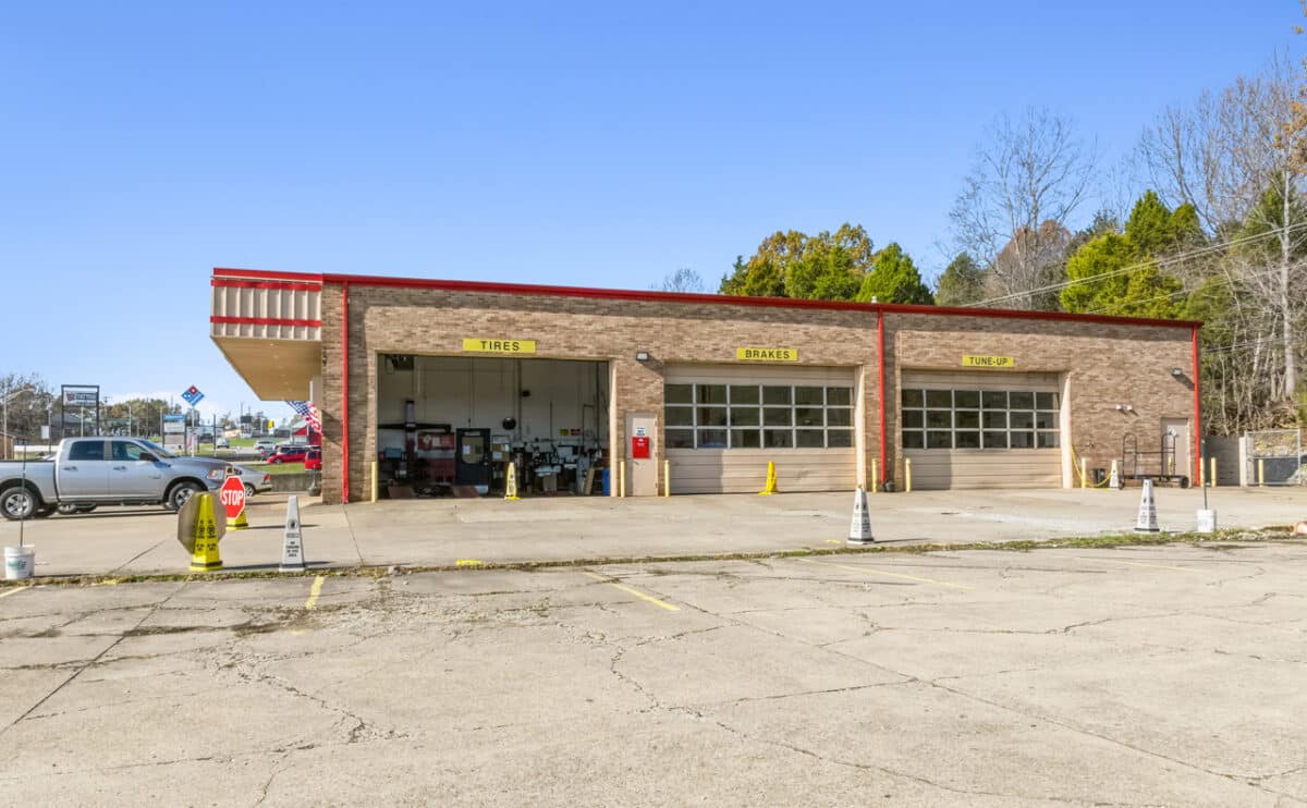 Commercial Property for Sale in Radcliff Kentucky 40160